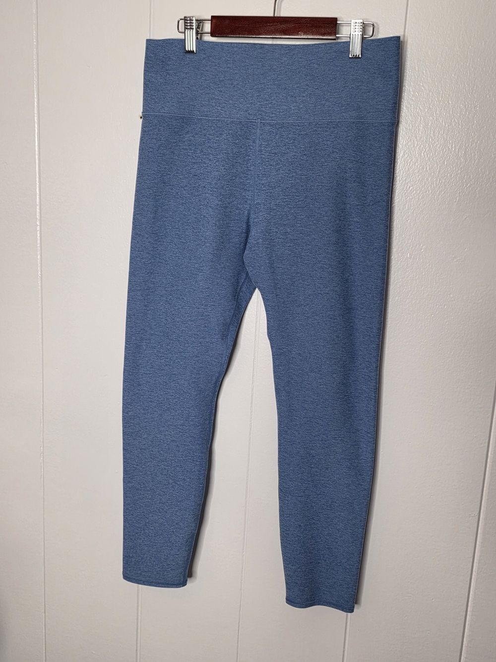 Vuori Clean Elevation 7/8 Leggings EUC Size XL